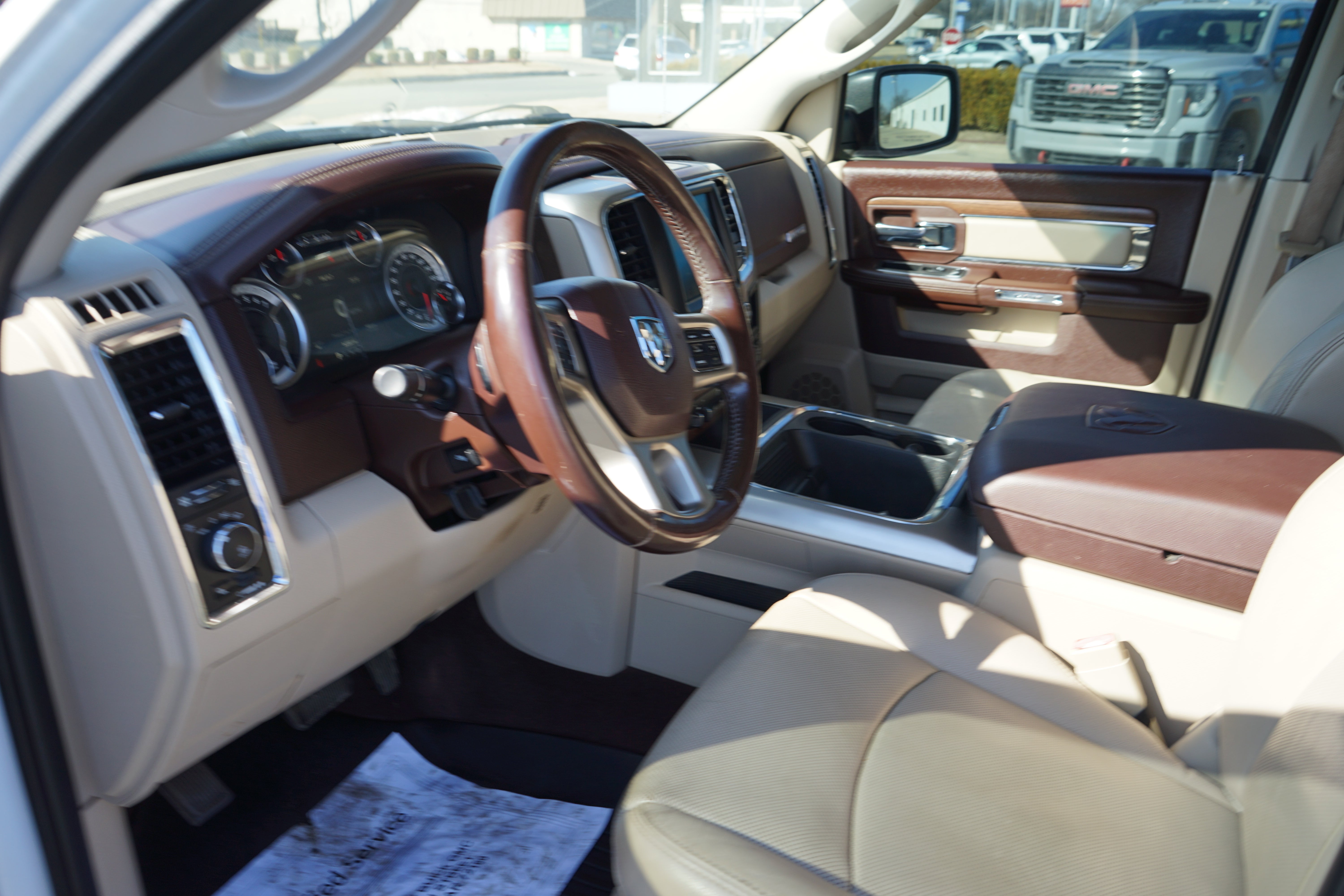 2017 RAM 1500 LARAM Base