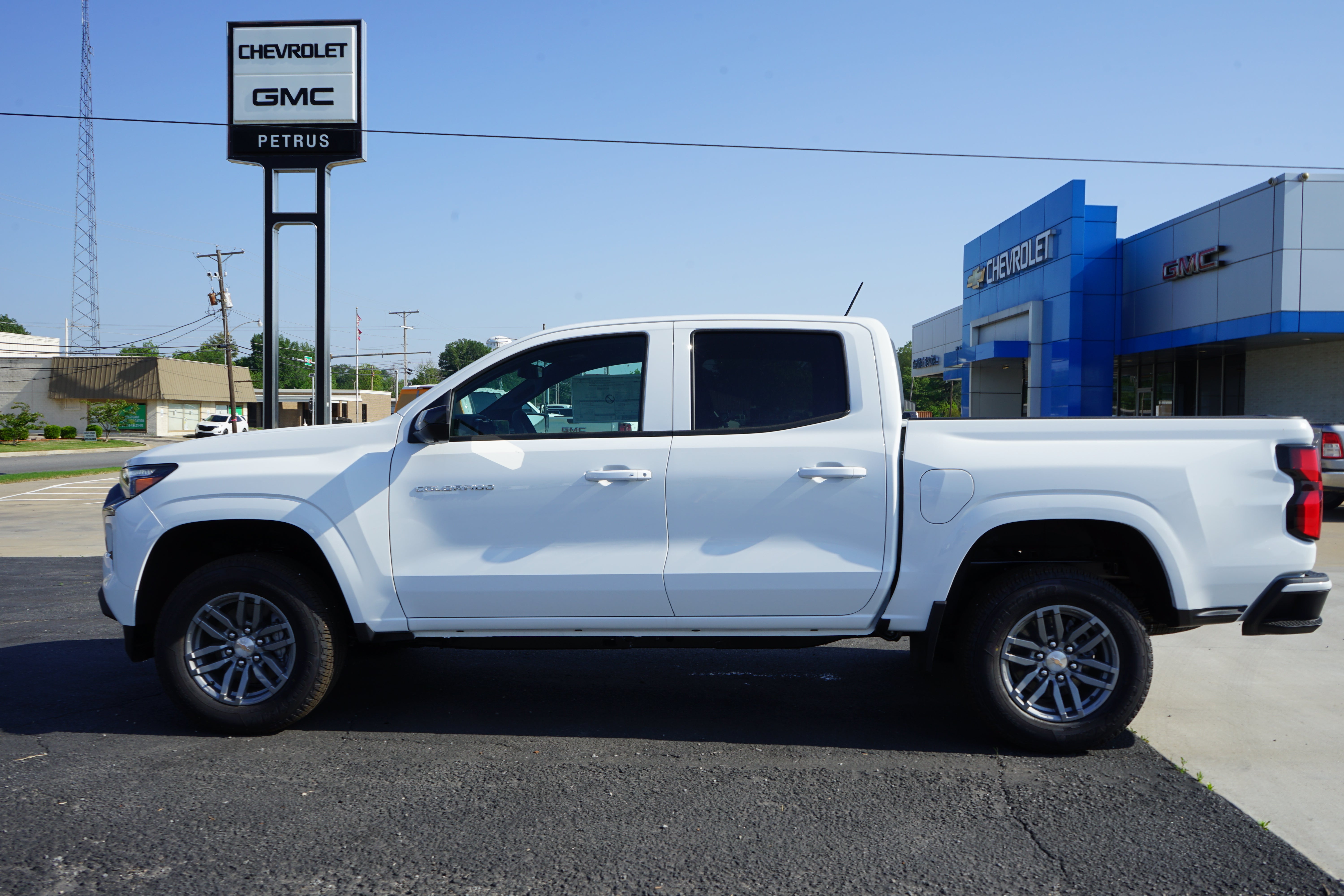 2025 Chevrolet Colorado WT/LT