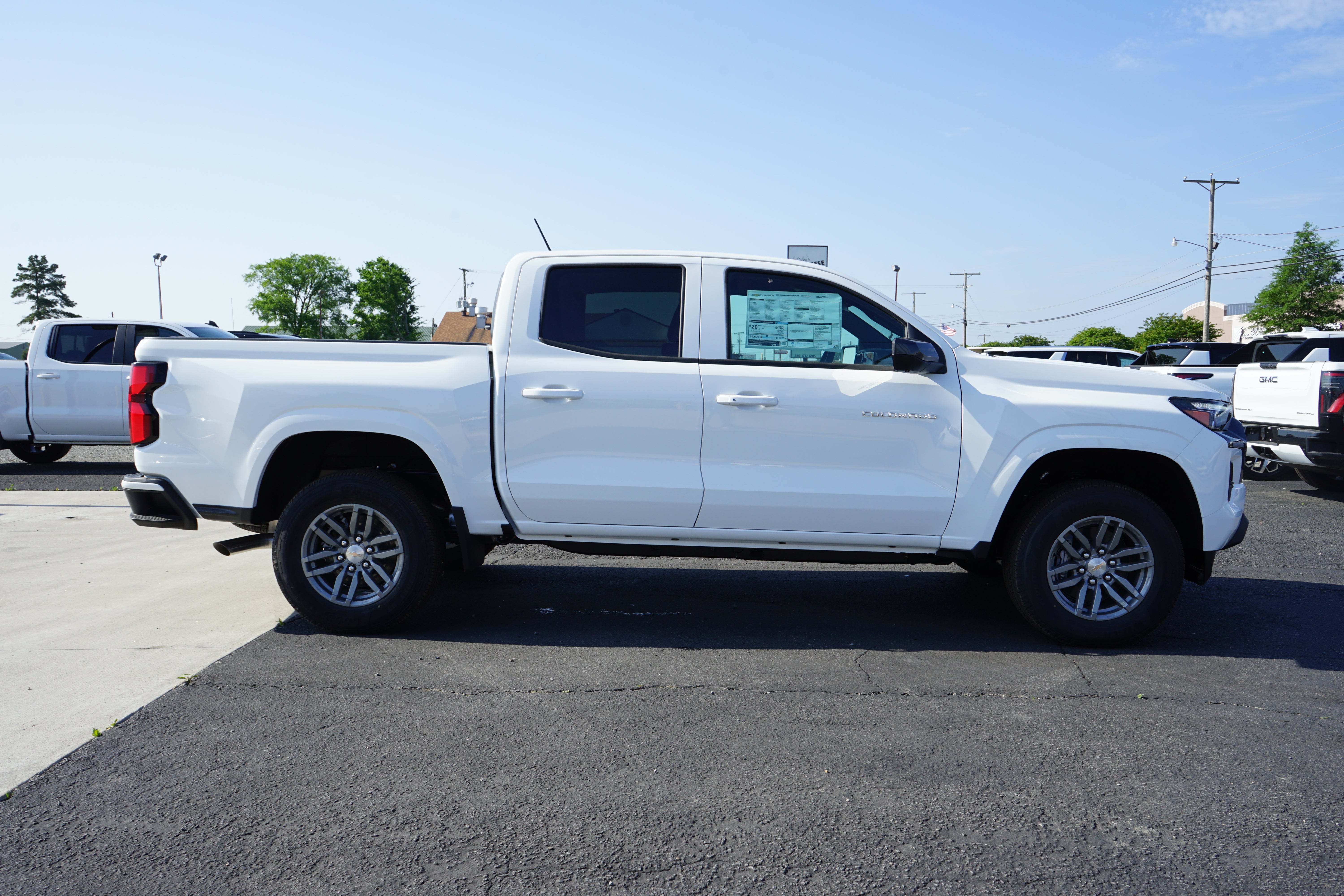 2025 Chevrolet Colorado WT/LT