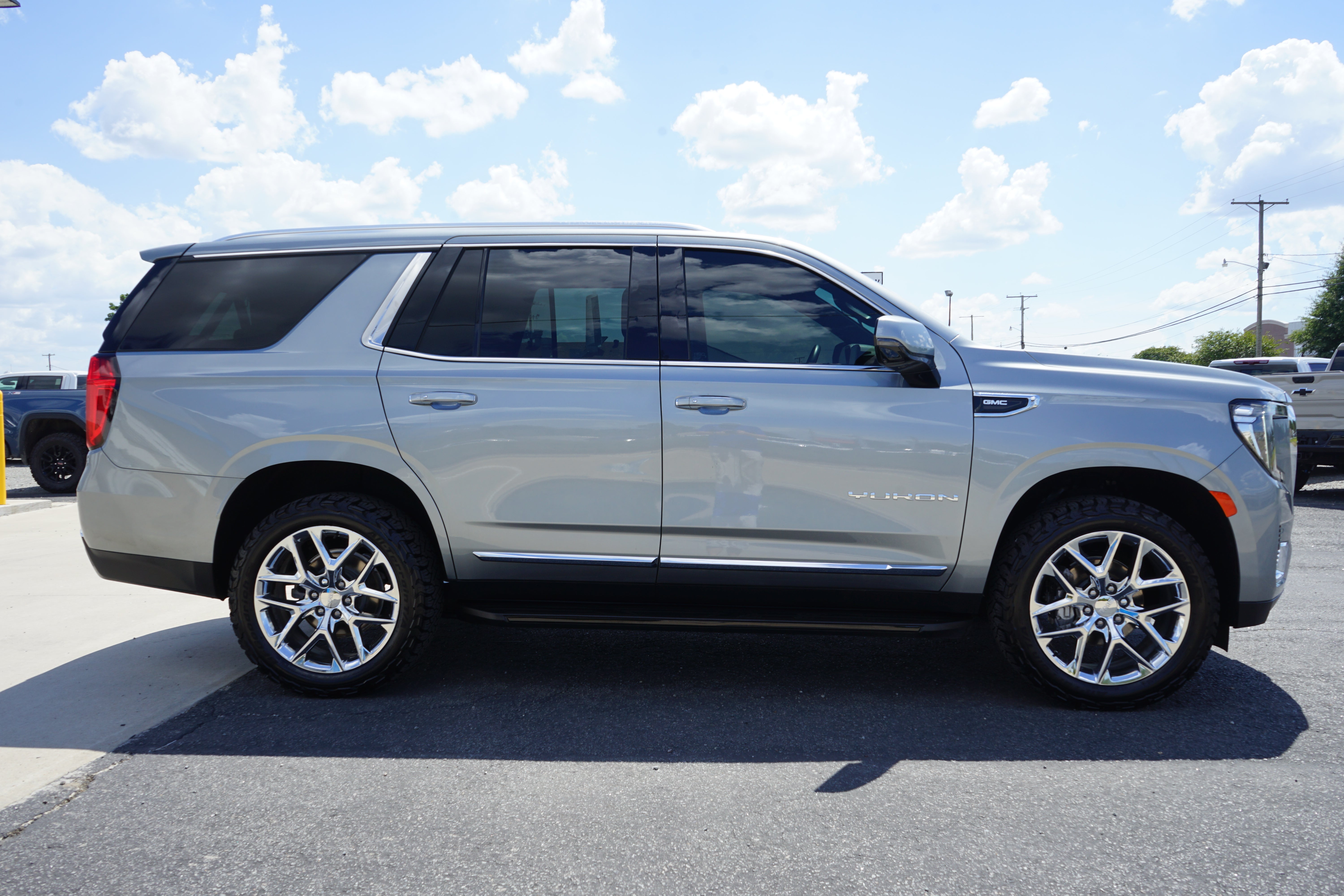 2024 GMC Yukon SLT