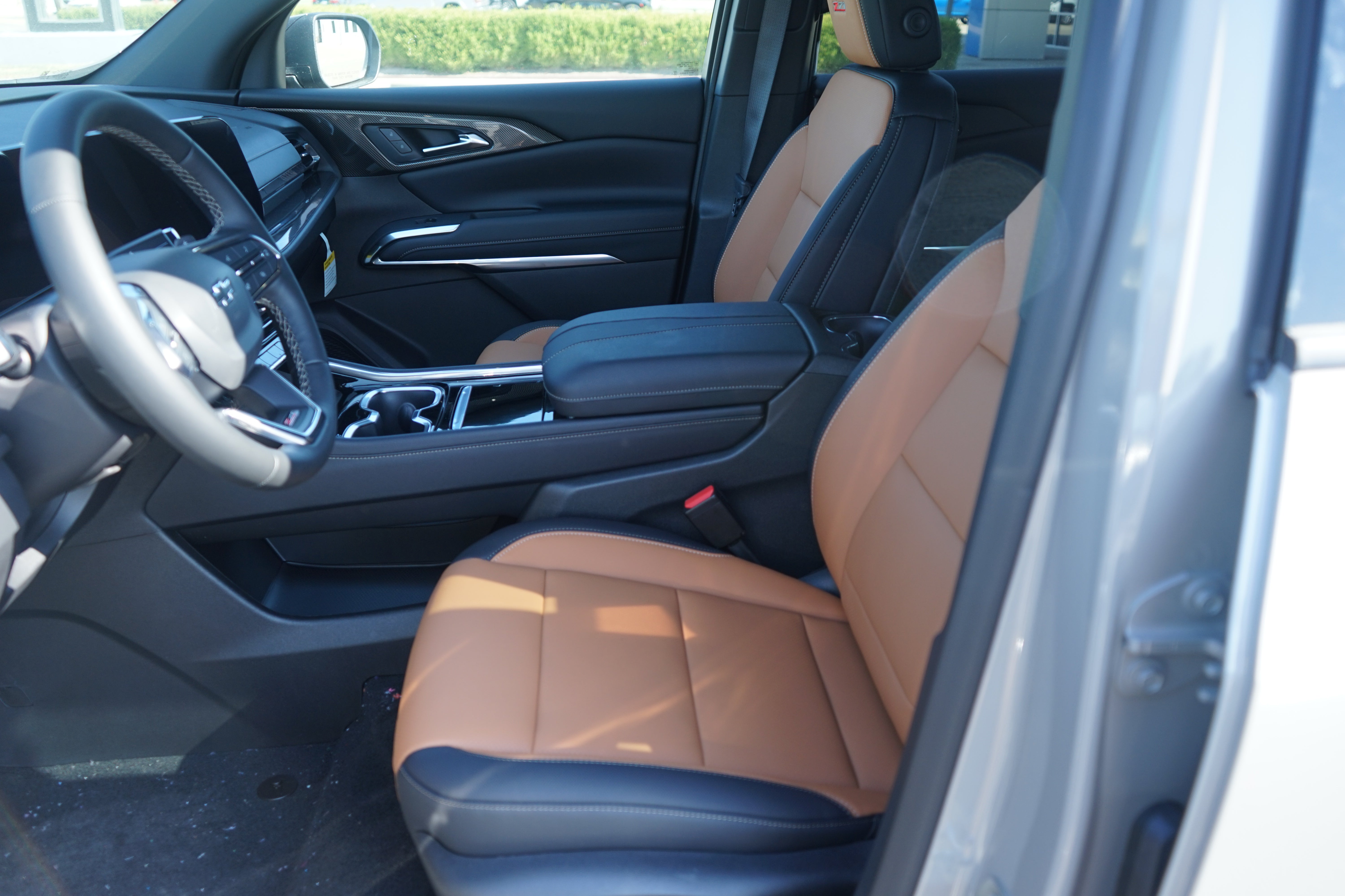 2027 Chevrolet Traverse Z71 - Photo 9