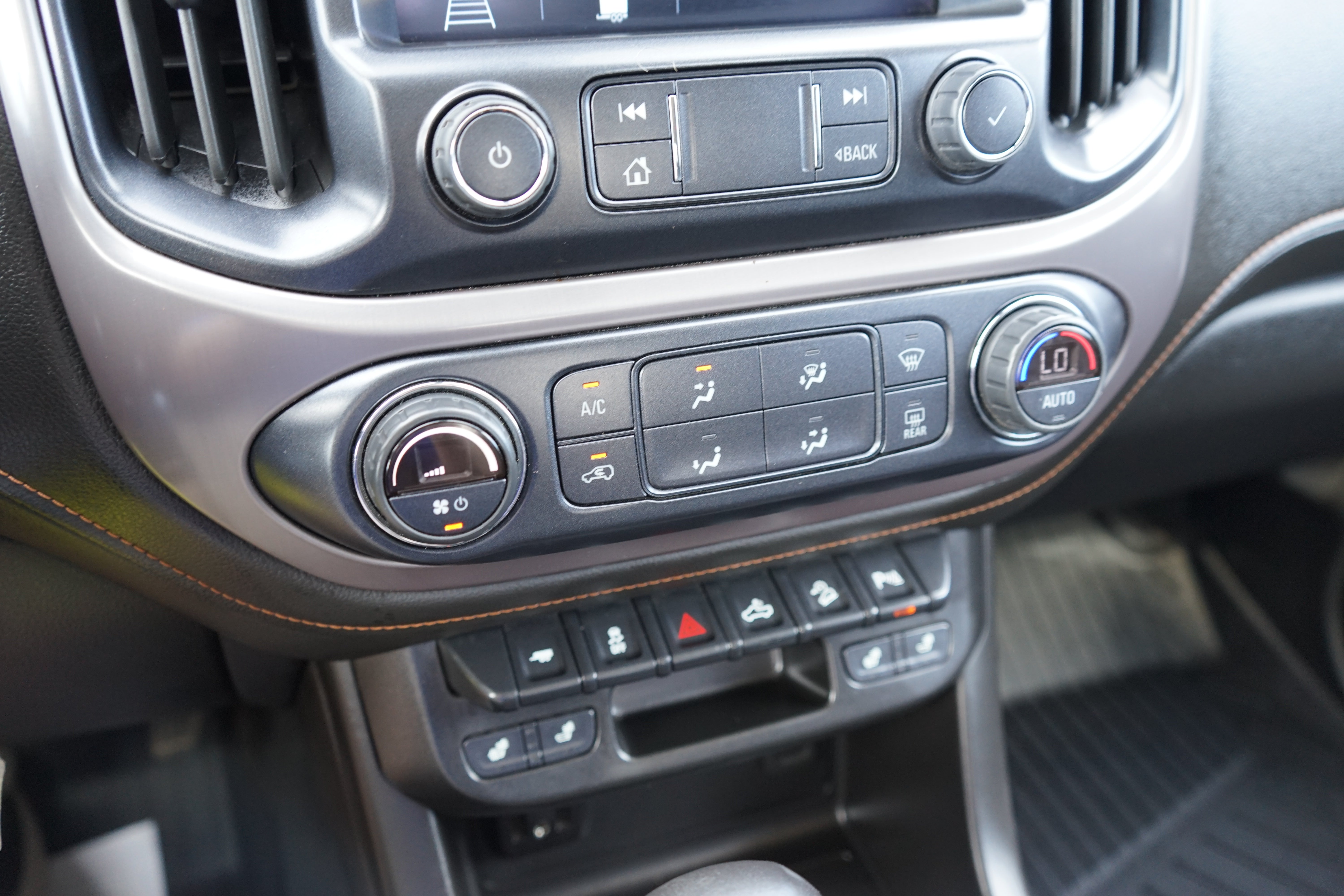 2022 GMC Canyon AT4 - Leather