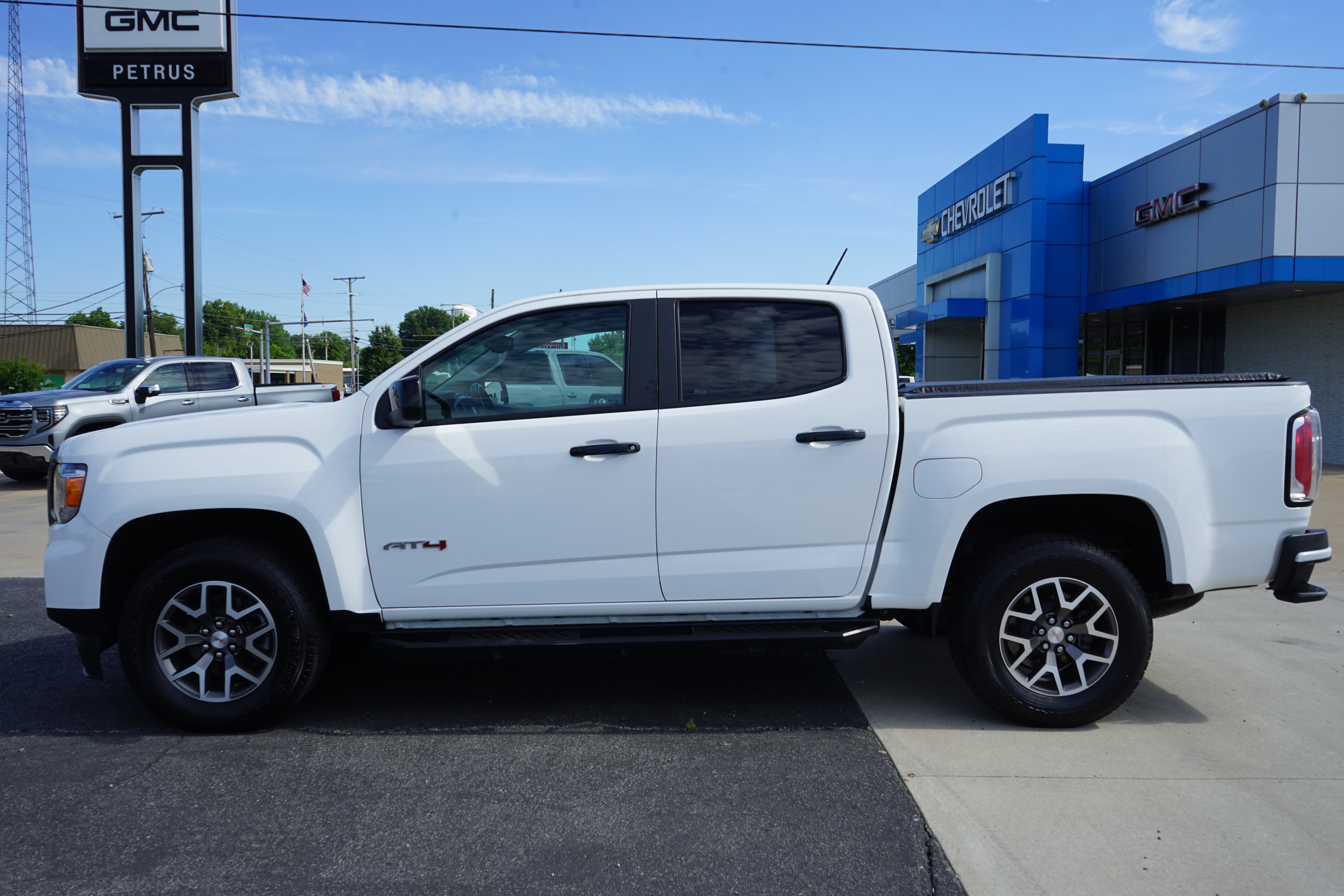 2022 GMC Canyon AT4 - Leather
