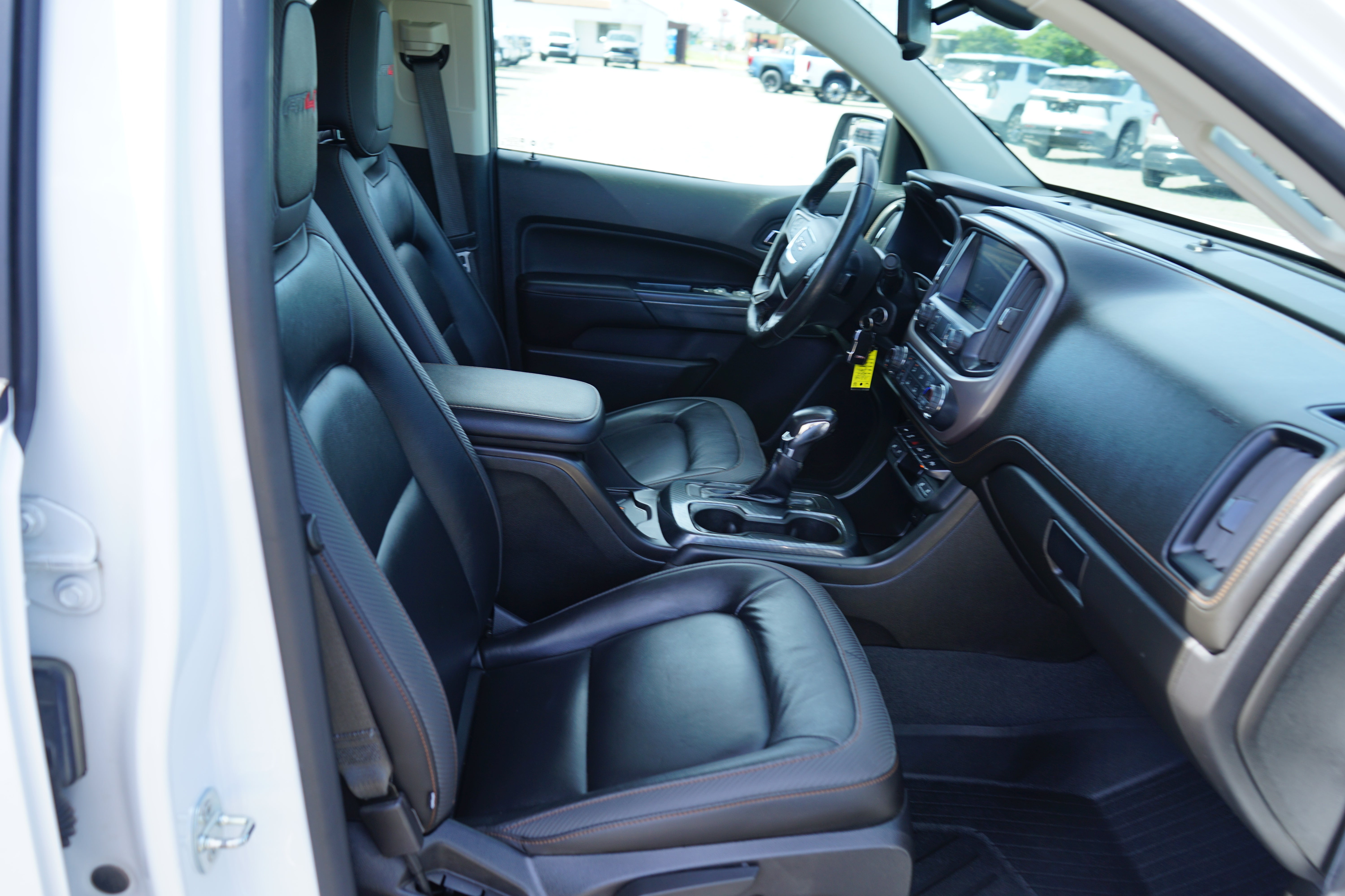2022 GMC Canyon AT4 - Leather