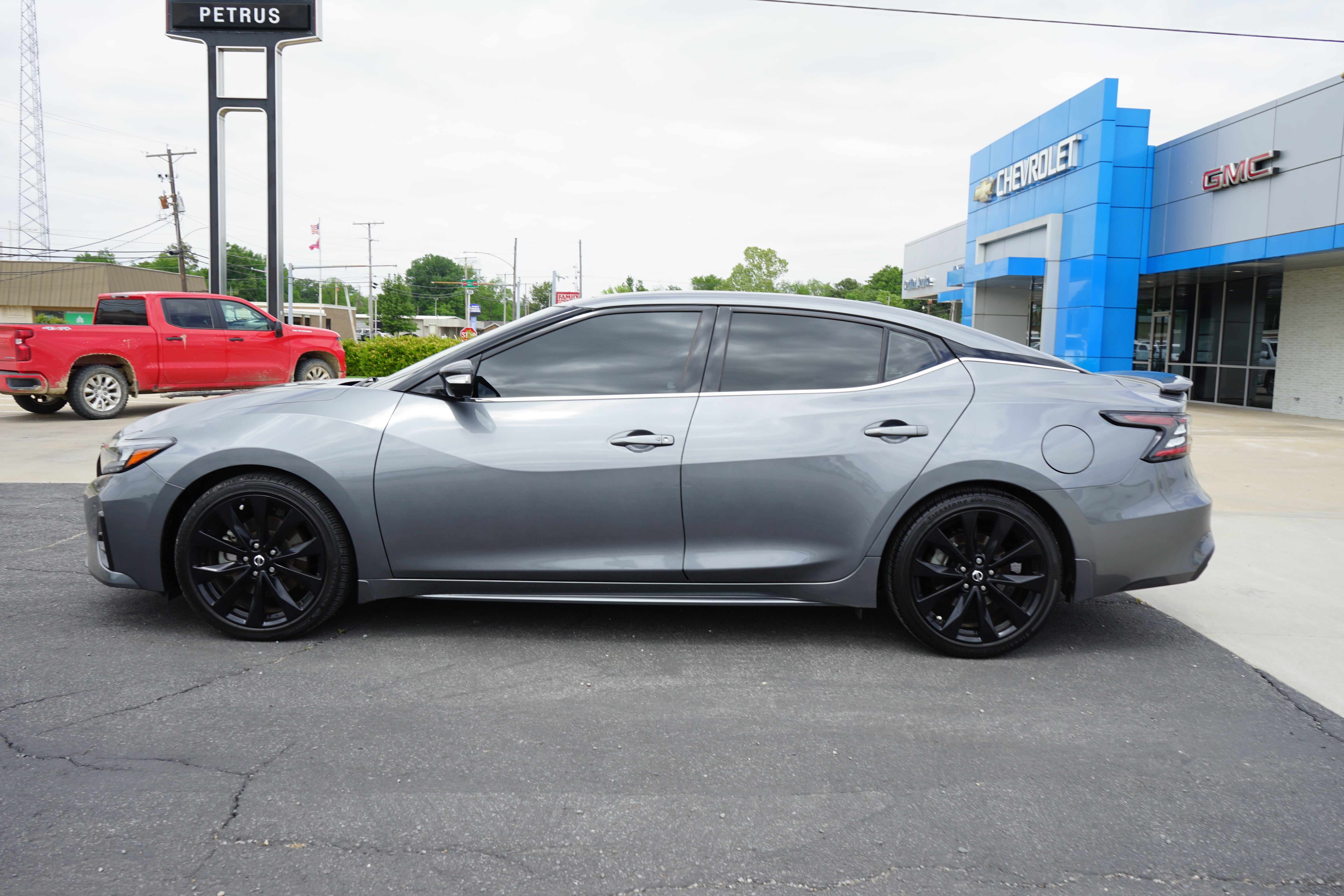 2022 Nissan Maxima SR