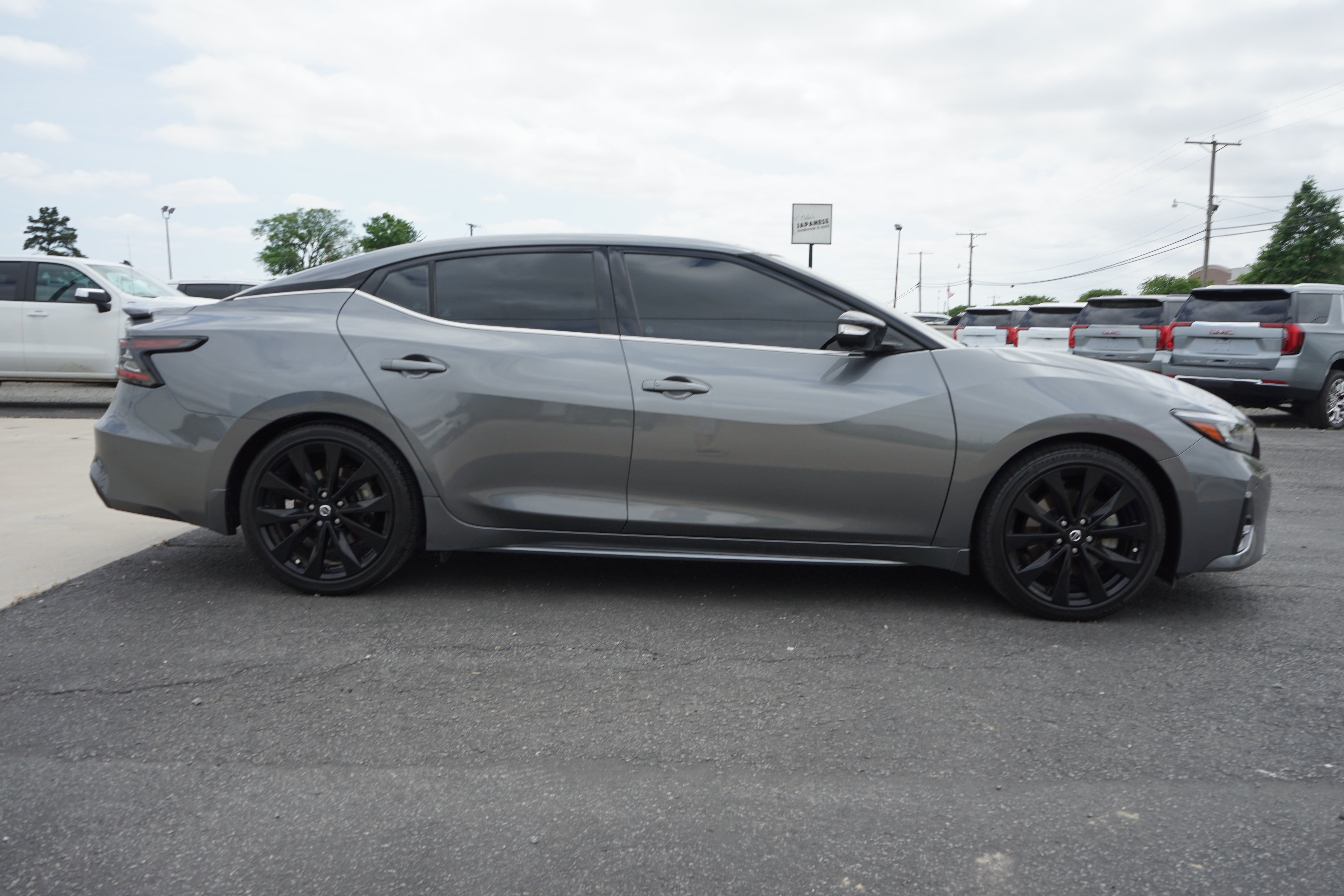 2022 Nissan Maxima SR
