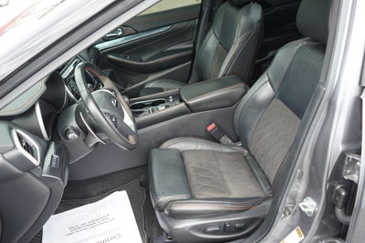 2022 Nissan Maxima SR