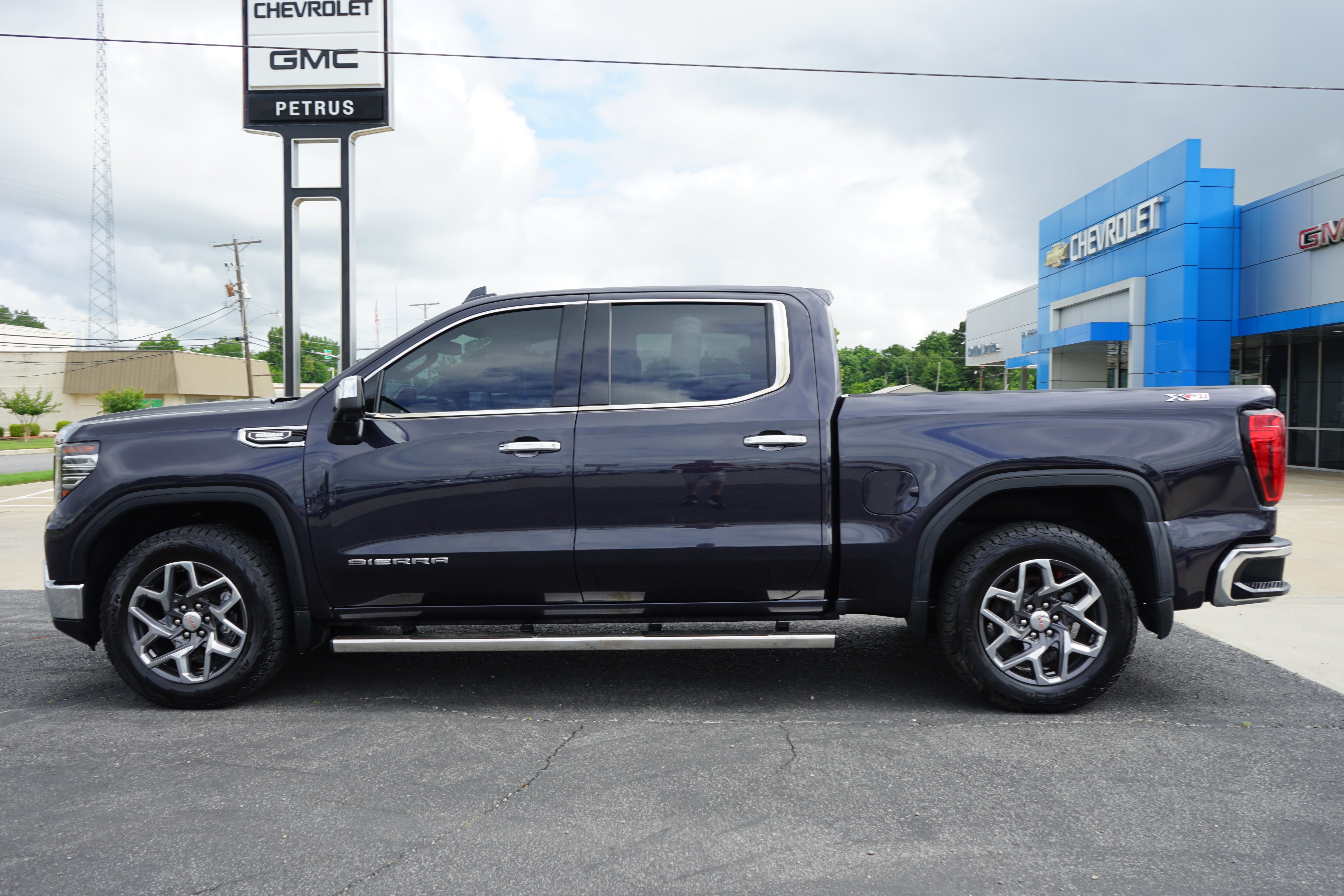 2023 GMC Sierra 1500 SLT