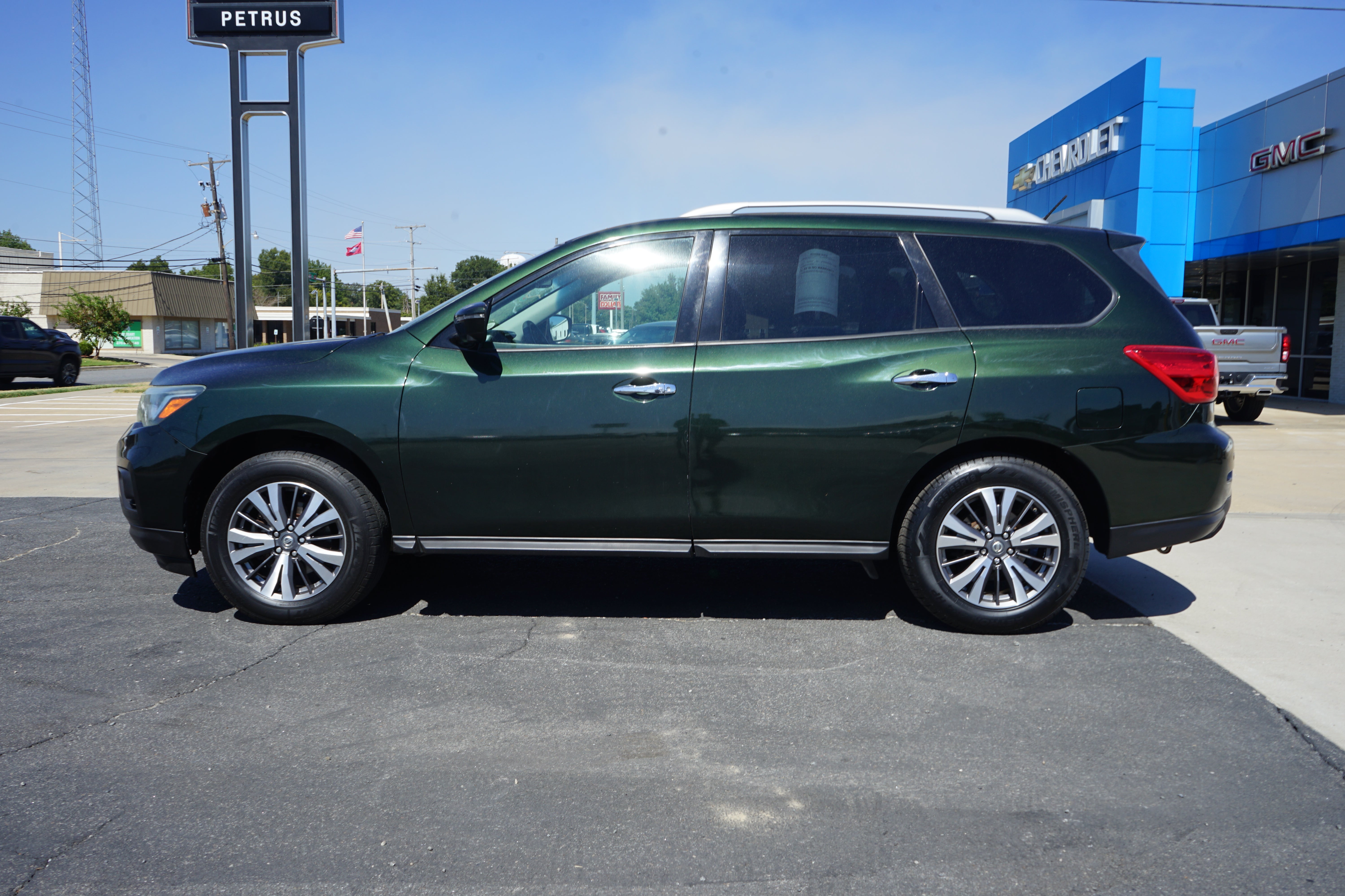 2018 Nissan Pathfinder SL